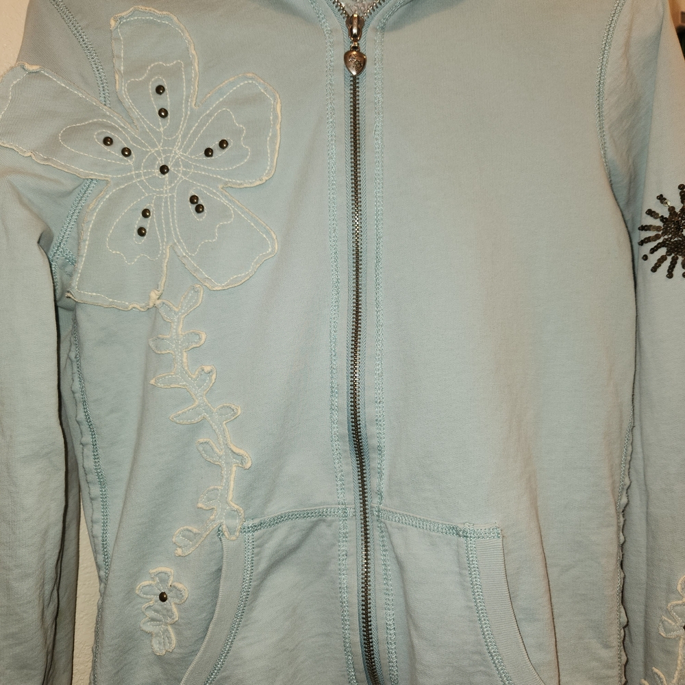 TWISTED HEART Light Green, Sweat Shirt with Floral Embroidery Large